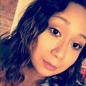 Meet your Posher, Iris